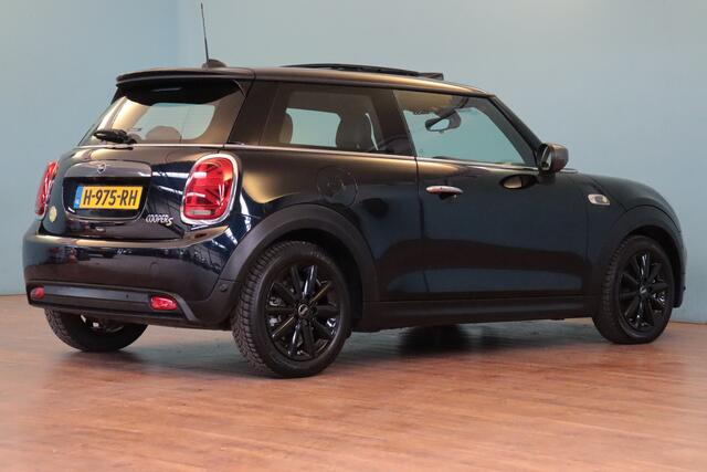 Mini Electric Mini Yours 33 kWh | NAVI | CAMERA + PDC | SCHUIF/KANTELDAK | LEER | HARMAN/KARDON AUDIO |