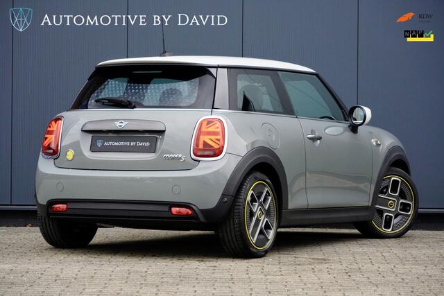 Mini Electric Mini 184 pk CHARGED 33 kWh AUTOMAAT / HARMAN KARDON / LEDER / CAMERA / HEAD UP DISPLAY / STOELVERWARMING / ECC / LED / KEYLESS ENTRY