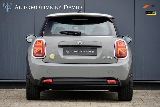 Mini Electric Mini 184 pk CHARGED 33 kWh AUTOMAAT / HARMAN KARDON / LEDER / CAMERA / HEAD UP DISPLAY / STOELVERWARMING / ECC / LED / KEYLESS ENTRY