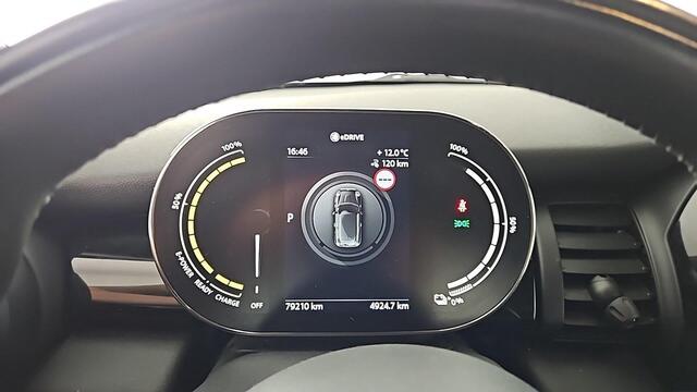 Mini Electric Mini Essential 33 kWh Cooper-S 184 pk | Half Leder | Camera |