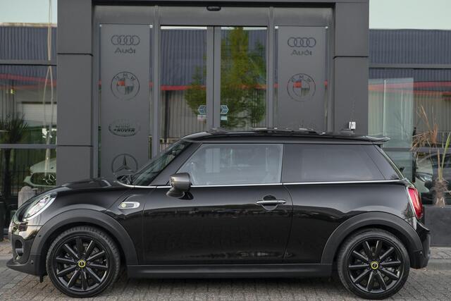 Mini Electric Mini Cooper SE 184pk 33 kWh Panoramadak Head-up *BTW* Leder Camera NLauto 17" LMV