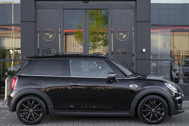 Mini Electric Mini Cooper SE 184pk 33 kWh Panoramadak Head-up *BTW* Leder Camera NLauto 17" LMV