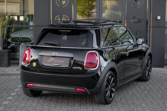 Mini Electric Mini Cooper SE 184pk 33 kWh Panoramadak Head-up *BTW* Leder Camera NLauto 17" LMV