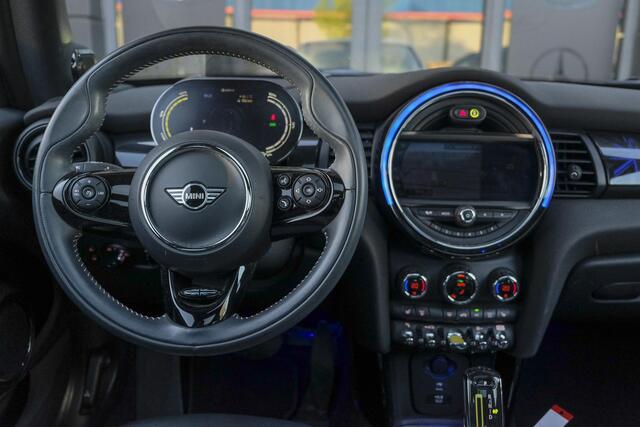 Mini Electric Mini Cooper SE 184pk 33 kWh Panoramadak Head-up *BTW* Leder Camera NLauto 17" LMV
