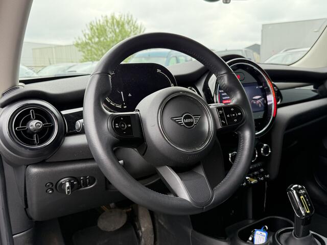 Mini Electric Mini BWJ 2021 Classic 33 kWh VIRTUAL COCKPIT / CLIMA / NAVI / CRUISE / BLUETOOTH / LMV 16 INCH / MULTIFUNCT. STUUR