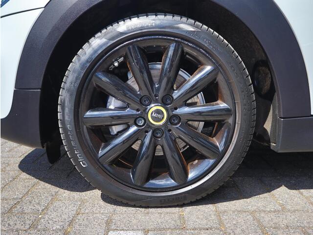 Mini Electric Essential 33 kWh