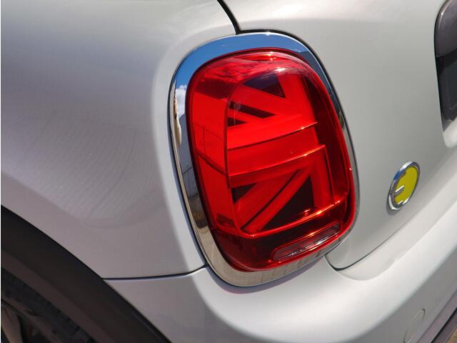 Mini Electric Essential 33 kWh