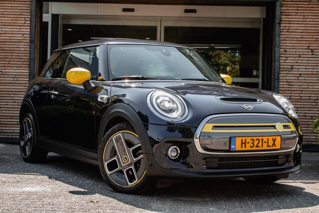 Mini Electric Mini Yours 33 kWh Panoramadak/ Leer/ Head-up/ Harman-Kardon/ Sportstoelen/ Stoelverwarming/ Camera/ Climate control