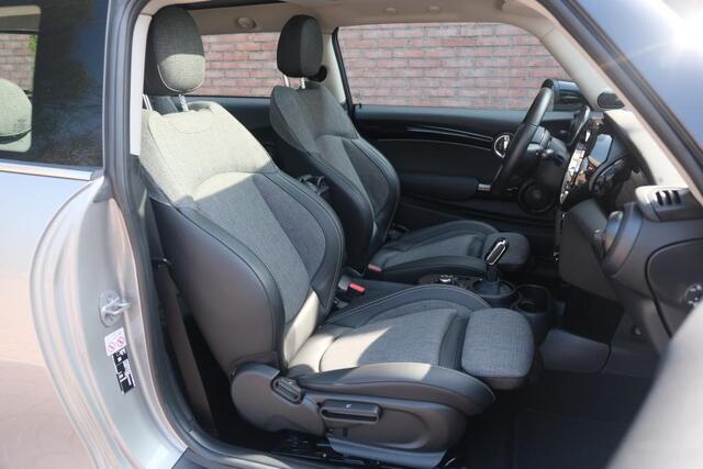 Mini Electric Cooper S 184pk 32 kWh Camden Edition | Navi | Climate | Panoramadak | Harman/kardon | Camera | Keyless | PDC