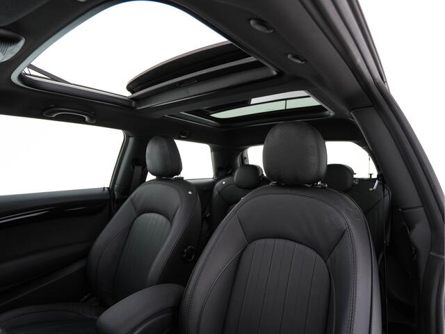 Mini Electric Mini Yours 33 kWh [ 3-Fase ] Aut.*PANO | LUXURY-LEATHER | HARMAN/KARDON-AUDIO | MATRIX-LED | KEYLESS | CAMERA | NAVI-FULLMAP | DIGI-COCKPIT | DAB | HEAD-UP | HEATED-SPORTSEATS | AMBIENT-LIGHT | CCS-FASTLOADER | 17"ALU*