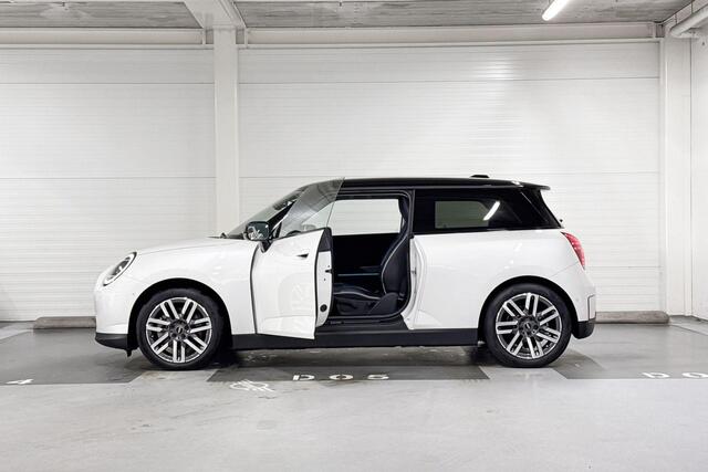 Mini Electric 3-deurs Cooper SE Classic | Panoramadak | Stoelverwarming | Head-Up Display