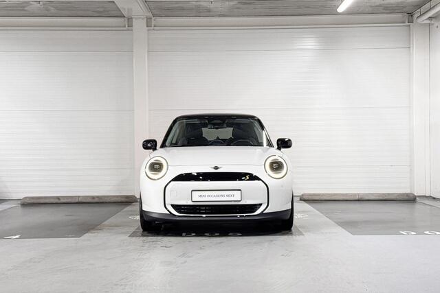 Mini Electric 3-deurs Cooper SE Classic | Panoramadak | Stoelverwarming | Head-Up Display