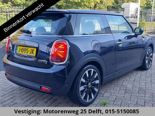 Mini Electric Mini Yours 33 kWh 1e EIG. GARANTIE TOT 8-2030 PANODAK/SCHUIFDAK. NAVIGATIE.CAMERA