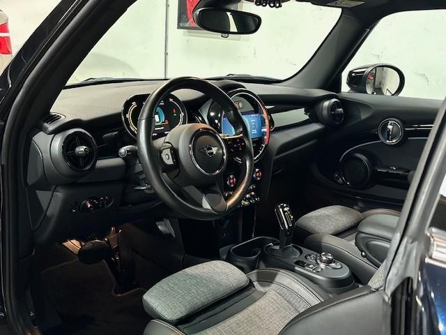 Mini Electric Mini Classic 33 kWh | Apple Carplay | Camera | Adaptieve cruise control | NL auto | BTW |