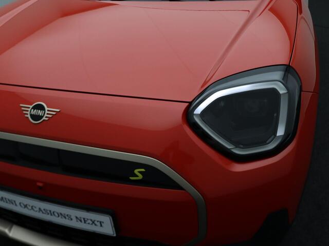 Mini Electric Mini Aceman SE Favoured XL 54.2 kWh Demo voertuig korting per gereden kilometer. Neem contact op voor de actuele prijs