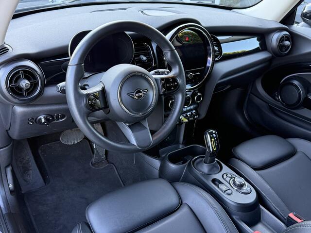 Mini Electric | Piano Black Pack | Sportstoel | Navi | Snellaad | 17" Jet Black | Getint Glas | PDC