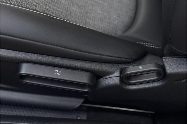 Mini Electric Mini Cooper SE 33 kWh | Sportstoelen | Apple Carplay | LED | PDC