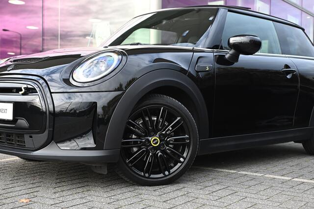 Mini Electric Classic / Panoramadak / Sportstoelen / Comfort Access / Stuurverwarming / LED / Airconditioning / Cruise Control / PDC
