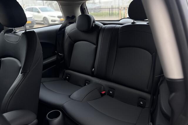 Mini Electric Cooper SE 33 kWh | Camera | Sportleder | Comfort Access | Stoelverwarming | LED