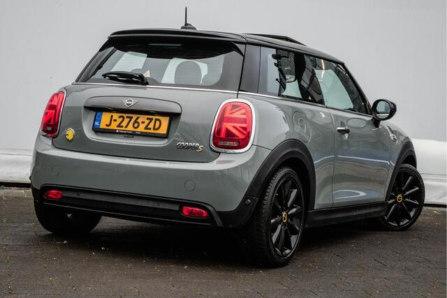 Mini Electric Mini Yours 33 kWh Panoramadak/ Leer/ Head-up/ Harman-Kardon/ Sportstoelen/ Stoelverwarming/ DAB+/ Camera