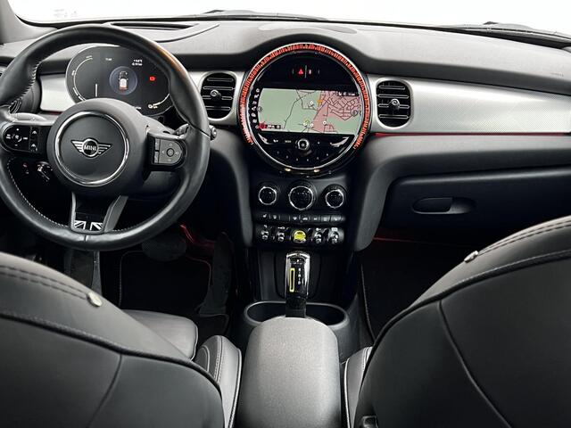 Mini Electric Cooper SE Electric Collection 33 kWh Young / Panorama schuifdak / Vol Leer / Topstaat / CCS snelladen / Stuur- & stoelverwarming / HUD / Navigatie / Apple Carplay Android / 18"LM wielen + 225/35R18 /