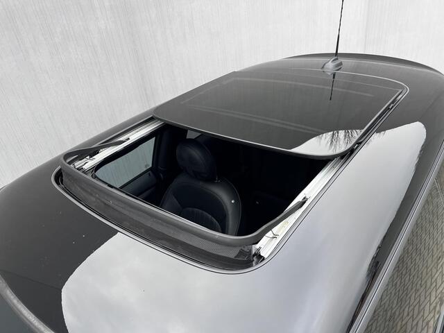 Mini Electric Cooper SE Electric Collection 33 kWh Young / Panorama schuifdak / Vol Leer / Topstaat / CCS snelladen / Stuur- & stoelverwarming / HUD / Navigatie / Apple Carplay Android / 18"LM wielen + 225/35R18 /