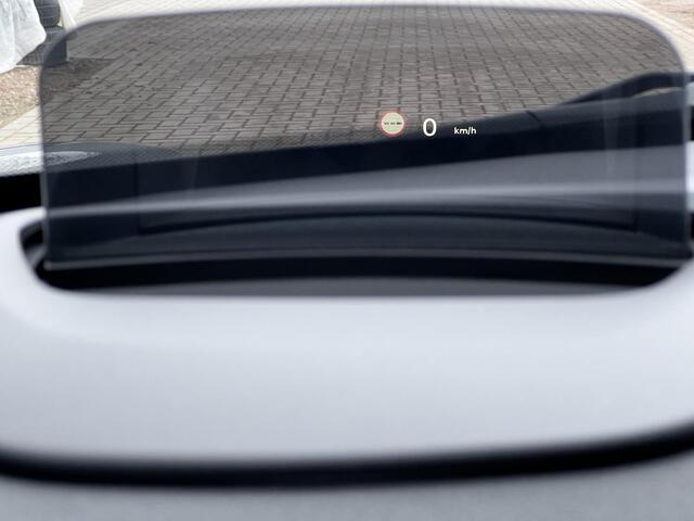 Mini Electric Cooper SE Electric Collection 33 kWh Young / Panorama schuifdak / Vol Leer / Topstaat / CCS snelladen / Stuur- & stoelverwarming / HUD / Navigatie / Apple Carplay Android / 18"LM wielen + 225/35R18 /