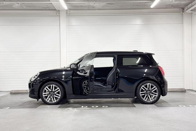 Mini Electric Cooper SE Classic XL | Panoramadak | Harman/Kardon | Stuurwielverwarming