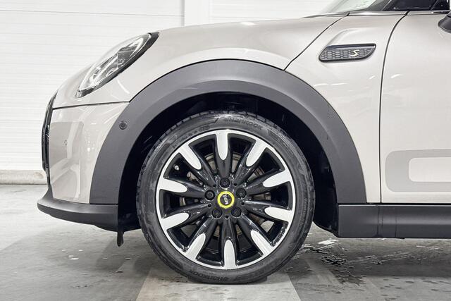 Mini Electric 3-Deurs Collection | Achteruitrijcamera | Panoramadak | Stoelverwarming