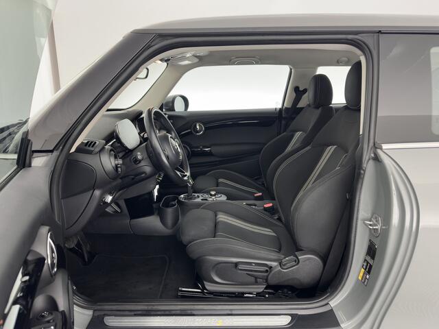 Mini Electric Mini Basic 33 kWh [ 3-Fase ] (SOH-100%) (INCL-BTW) Aut. *FULL-LED | SPORT-SEATS | NAVI-FULLMAP | DIGI-COCKPIT | DAB+ | ECC | CCS-FASTLOADER | UNION-JACK-LIGHTS | CRUISE | AMBIENT-LIGHT | 16''ALU*