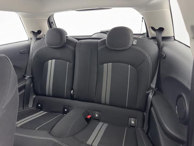 Mini Electric Mini Basic 33 kWh [ 3-Fase ] (SOH-100%) (INCL-BTW) Aut. *FULL-LED | SPORT-SEATS | NAVI-FULLMAP | DIGI-COCKPIT | DAB+ | ECC | CCS-FASTLOADER | UNION-JACK-LIGHTS | CRUISE | AMBIENT-LIGHT | 16''ALU*