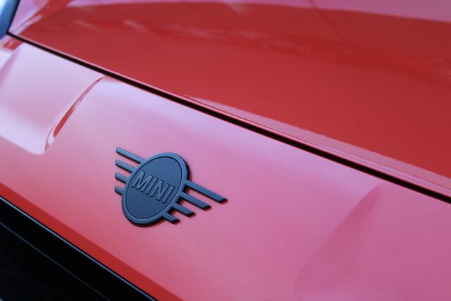 Mini Electric Aceman SE / John Cooper Works / Pakket M / 18" JCW Slide Spoke black