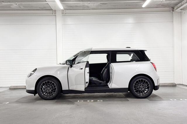 Mini Electric 3-deurs Cooper SE | Essential Trim | Achteruitrijcamera | Apple Carplay