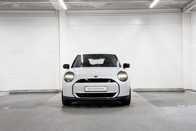 Mini Electric 3-deurs Cooper SE | Essential Trim | Achteruitrijcamera | Apple Carplay