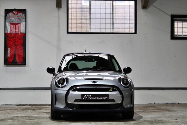 Mini Electric Mini Essential 33 kWh | LED | Apple Carplay | Stoelverwarming | Parkeersensoren | 1e eigenaar | BTW |