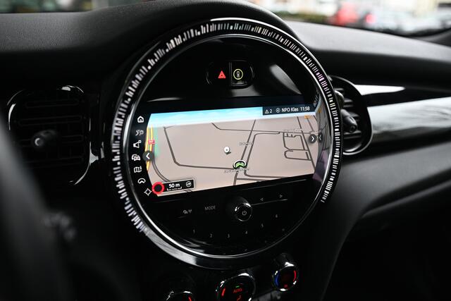 Mini Electric Classic / Sportstoelen / Achteruitrijcamera / Stuurverwarming / Comfort Access / LED / Stoelverwarming