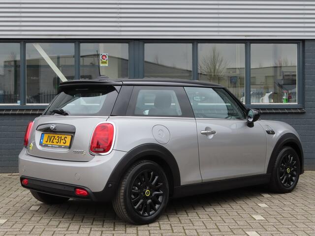Mini Electric Mini Classic 33 kWh | camera | keyless entry | comfortstoelen |