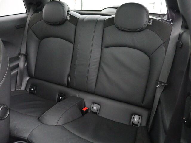 Mini Electric Mini Yours 33kWh | SOH 100% | Panoramadak | Leder | Stoelverwarming | Camera | Warmtepomp | Keyless | Head-Up | Carplay | Navigatie | Full LED | Park Assist