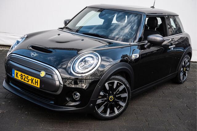 Mini Electric Mini Yours 33 kWh Panoramadak/ Harman-Kardon/ Navigatie/ Camera/ Leer/ Full led/ Stoelverwarming