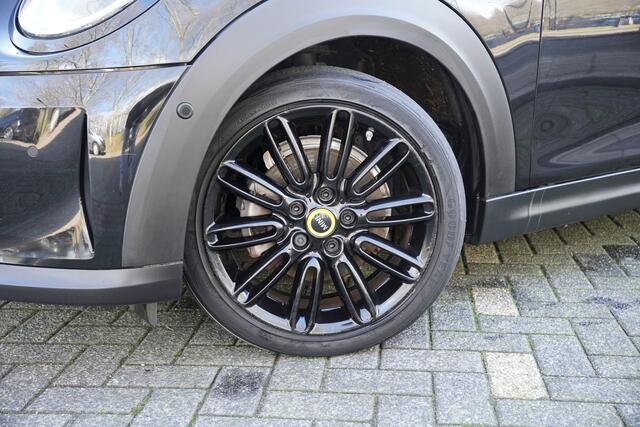 Mini Electric Mini Business Edition 33 kWh / Kanteldak / Stoelverwarming / Adaptief Cruisecontrol.