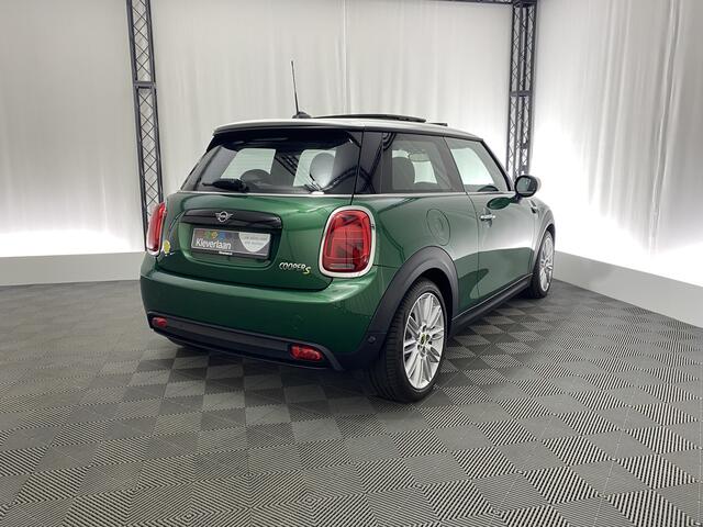 Mini Electric Mini Classic 33 kWh | Apple carplay | Pano dak | Navi | Stoel- en stuurverw | Sportstoelen | Sfeerverlichting