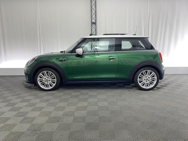 Mini Electric Mini Classic 33 kWh | Apple carplay | Pano dak | Navi | Stoel- en stuurverw | Sportstoelen | Sfeerverlichting