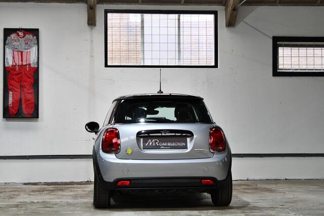 Mini Electric Mini Essential 33 kWh | Navigatie | LED | Stoelverwarming | Apple Carplay | Parkeersensoren | BTW |