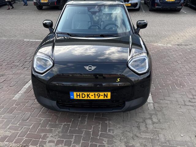 Mini Electric Aceman SE Classic M 54.2 kWh | 18" | Panorama | Stoel/Stuurverwarming | Deze auto is binnen en te bezichtigen in Dordrecht