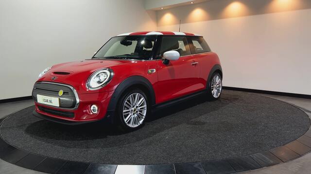 Mini Electric Mini Charged 33 kWh | achteruit rij camera | verwarmde voorstoelen | Soh (batterijcheck) Waarde 93,2 %