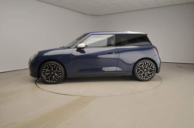 Mini Electric 3-deurs Cooper SE Pakket M / Panoramadak / JCW Sportstoelen / Getint glas / LED / Head-up / Alu 18 inch
