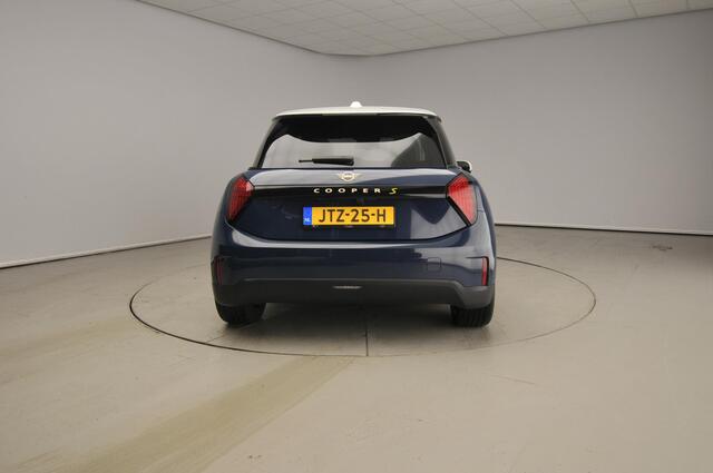 Mini Electric 3-deurs Cooper SE Pakket M / Panoramadak / JCW Sportstoelen / Getint glas / LED / Head-up / Alu 18 inch