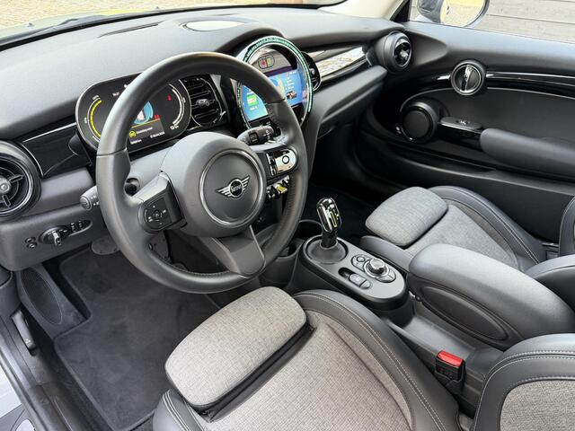 Mini Electric Mini / Navi / Carplay / Cruise /LED Classic 33 kWh