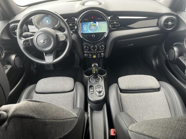 Mini Electric Mini Camden Edition 33 kWh / Apple Carplay&Android Auto / Stoelverwarming / Parkeersensoren Achter /