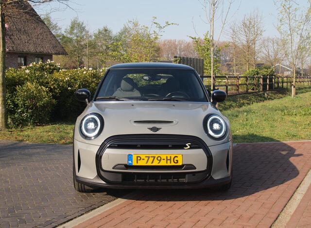 Mini Electric Mini Classic 33 kWh | Apple Carplay | Cruise Control | Parkeersensoren | NL-Auto |